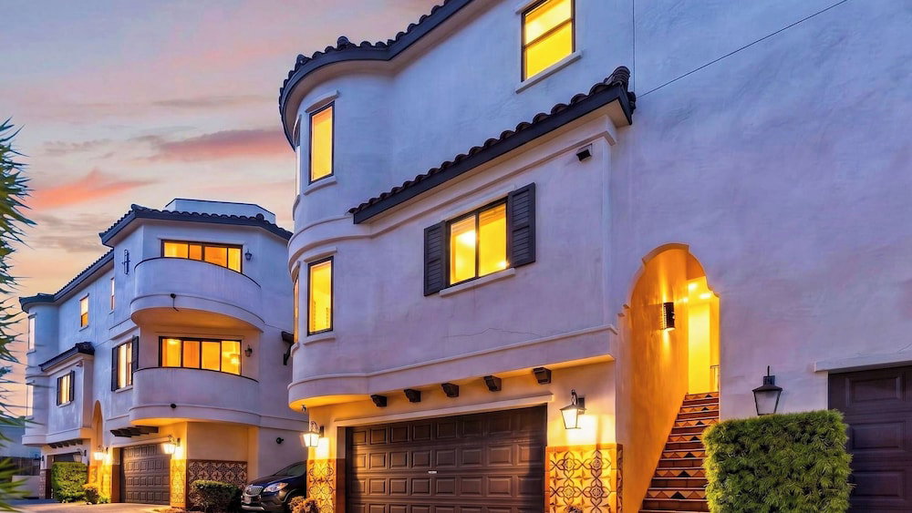 Stimson Coastal Luxury By Avantstay Coastal Retreat With Rooftop Fire Pit 2 Blocks From Beach