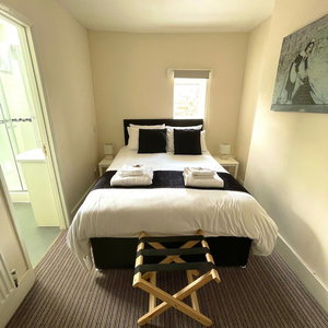 Hotel The Crown And Cushion cazare Windsor