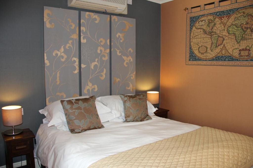 The Royal Adelaide Hotel