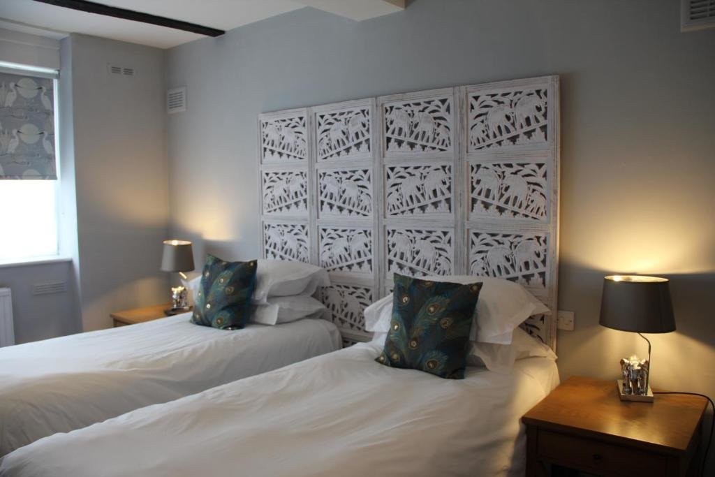 The Royal Adelaide Hotel