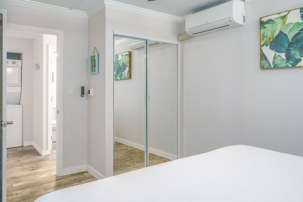 Kihei Akahi C-411 - Modern Top To Bottom Remodel, Split-Ac, Across From Kam Ii