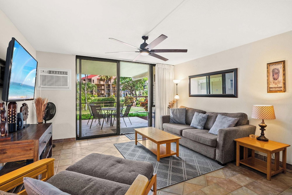 Hotel Kamaole Sands 7-109 - Romantic Getaway, Beautiful Renovation, Large Lanai, & Ac!