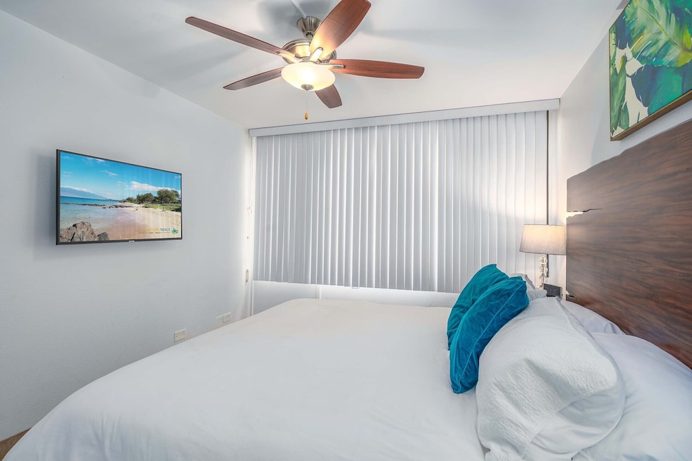 Kamaole Sands 3-308, Premier Location, Renovated, Large Lanai, Wi-Fi, Split Ac!