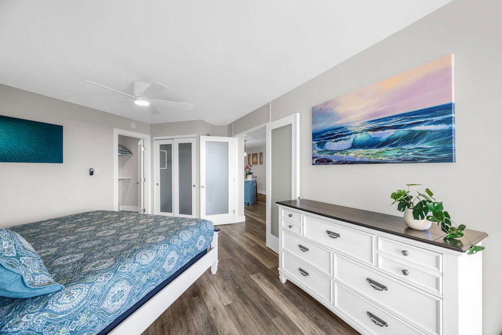 Hip Oceanfront Resort Vistas