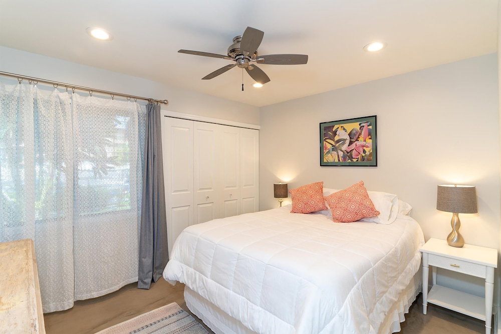Kihei Garden Estates B-103 - Modern Design, Bright & Clean, Concrete Floors, Ac!