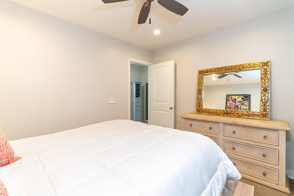 Kihei Garden Estates B-103 - Modern Design, Bright & Clean, Concrete Floors, Ac!