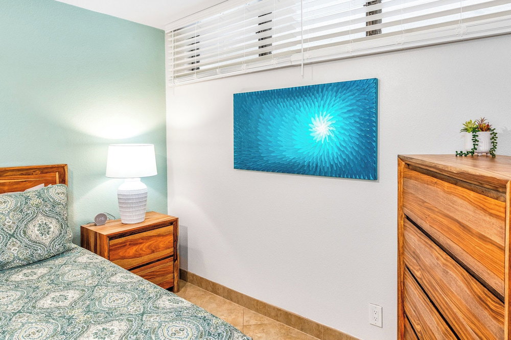 Modern & Central Oceanview Vistas