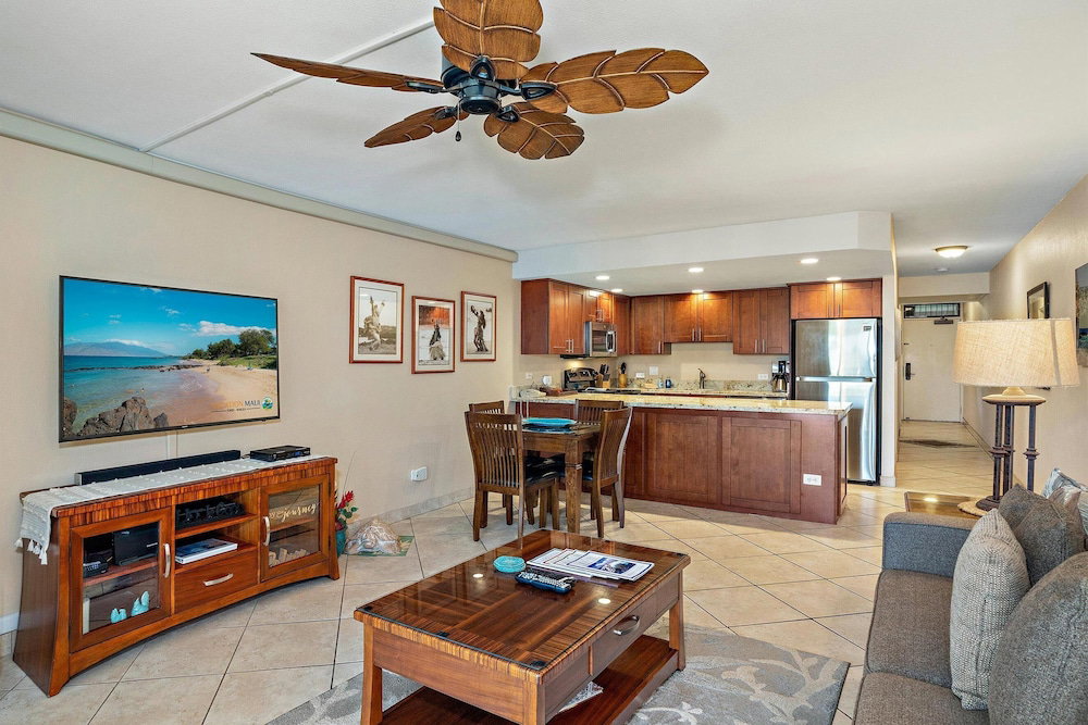 Hotel Kamaole Sands 9-301 - Luxurious Renovation, Split Ac, Wi-Fi, Ocean View Condo