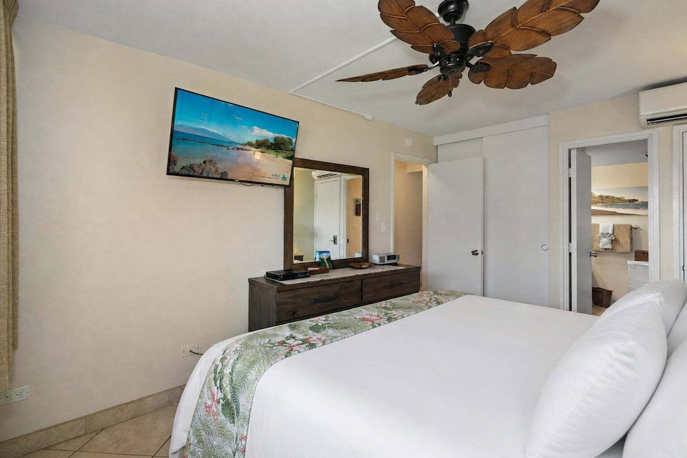 Kamaole Sands 9-301 - Luxurious Renovation, Split Ac, Wi-Fi, Ocean View Condo