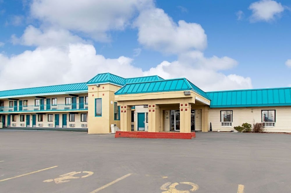 Hotel Utica Stay Inn