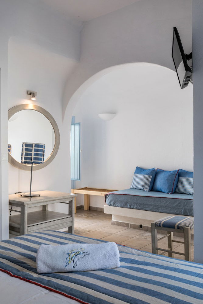 Hotel Blue Dolphins Apartments & Suites