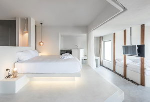 Hotel West East Suites Santorini cazare Santorini