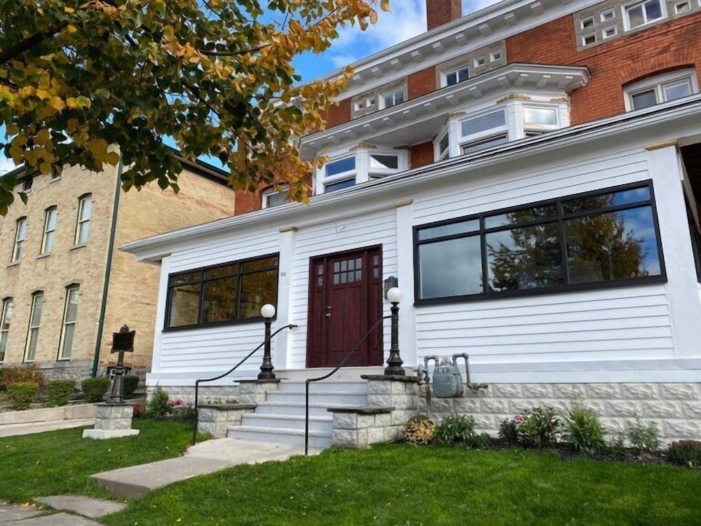 Hotel Buffalo Guesthouse
