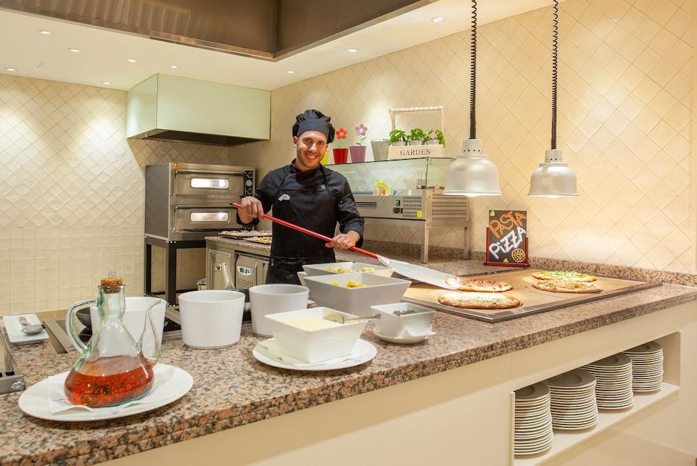 Hotel Grupotel Macarella Suites & Spa