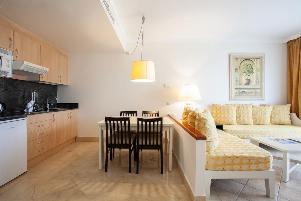 Grupotel Macarella Suites & Spa