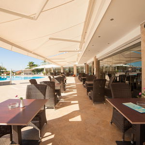 Hotel Alexandros Palace Hotel & Suites cazare Trypiti