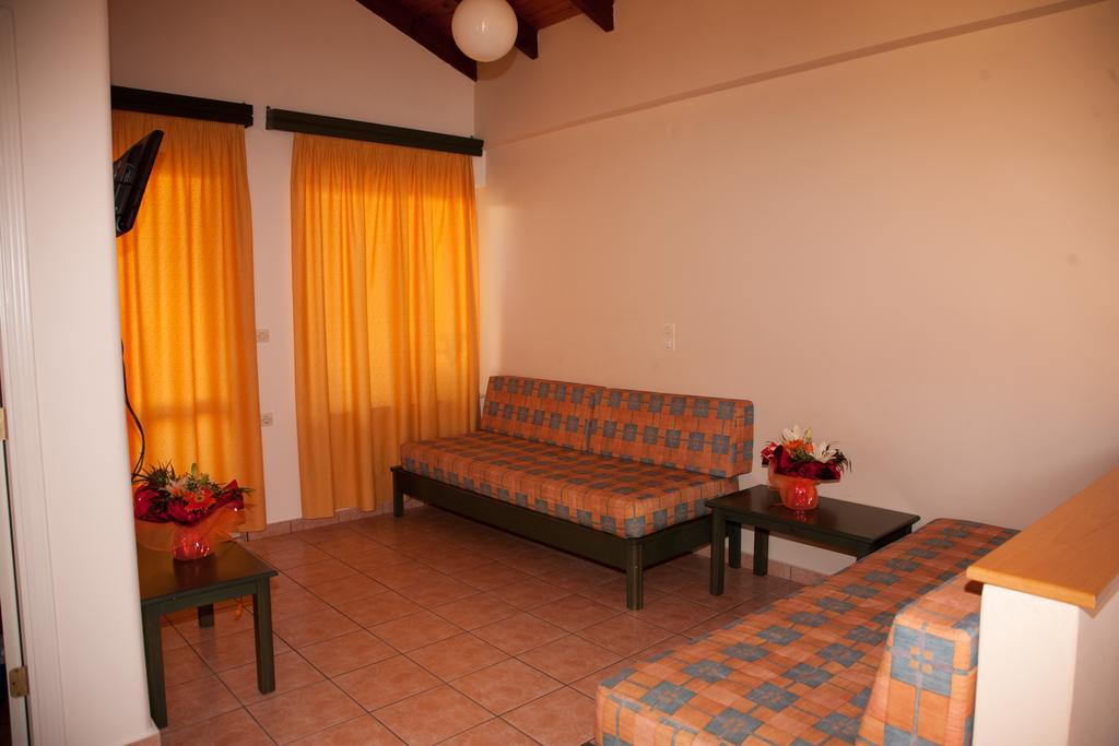 dal travel Theos Village