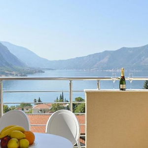 Hotel J & P Apartments Orahovac cazare Kotor