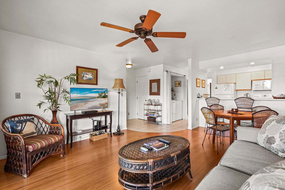 Hotel Kihei Bay Vista C-201 - Kihei 1Br Condo, Ac, Lanai, Wifi, 45 Sec To Sugar Beach!