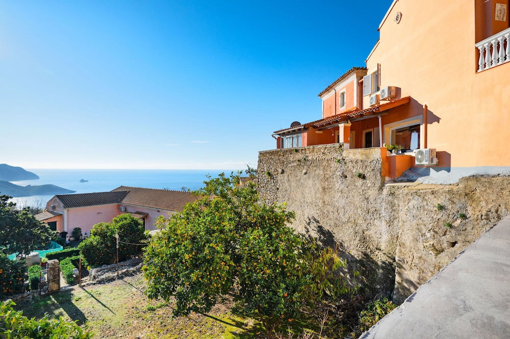 Hotel Loris Residence In Ionian Islands
