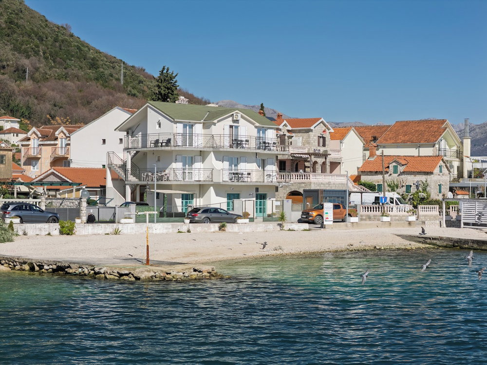 Hotel Apartments Rosić Baošići