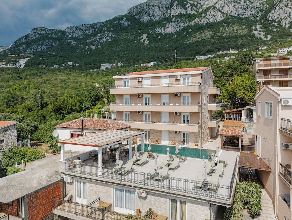 Hotel Apartments Djurasevic