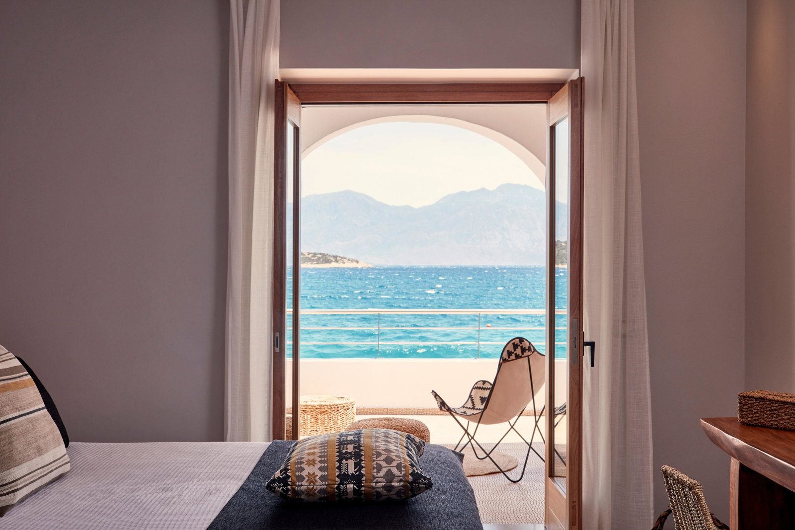 dal travel Minos Beach Art Hotel