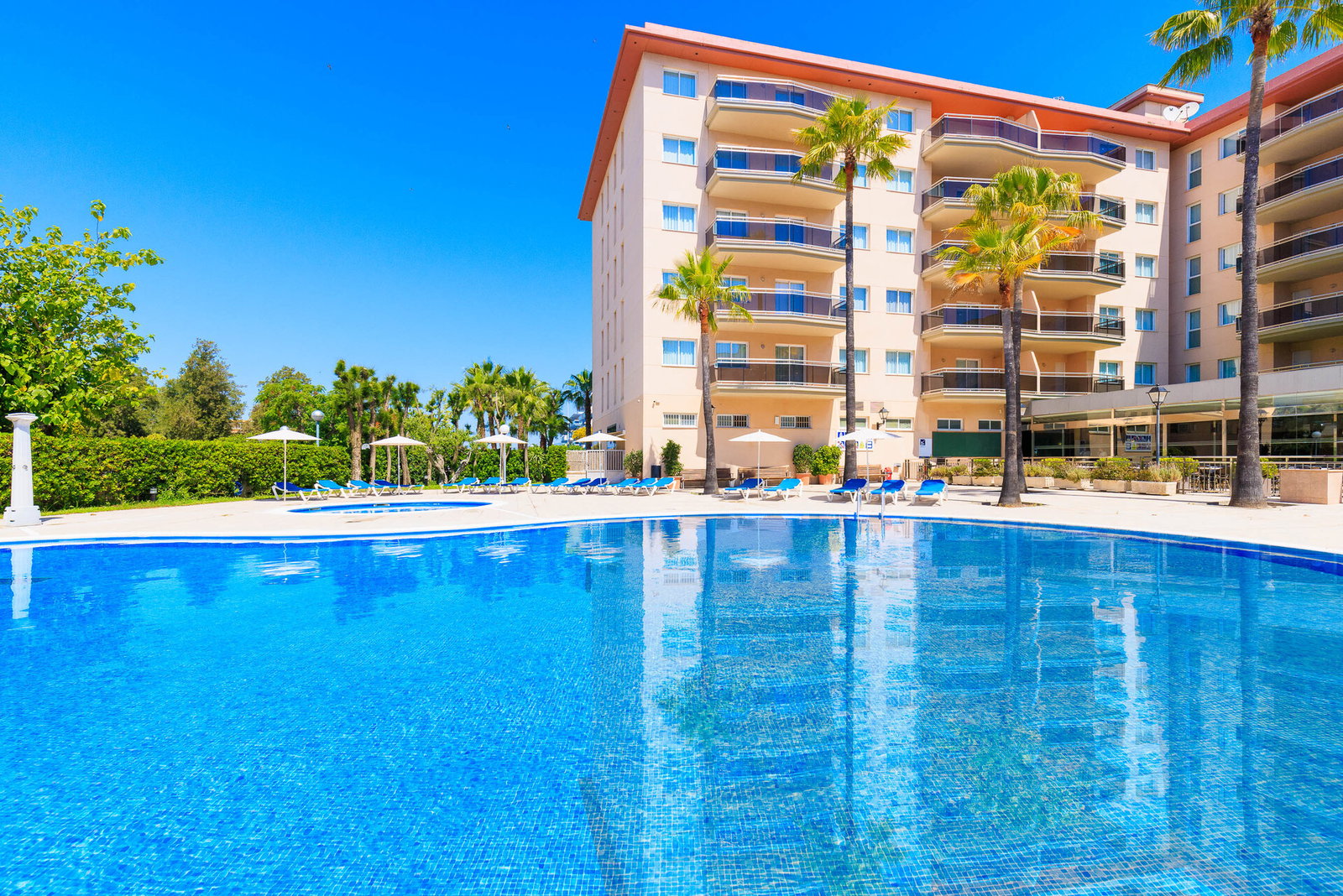 Rentalmar Pineda Suites