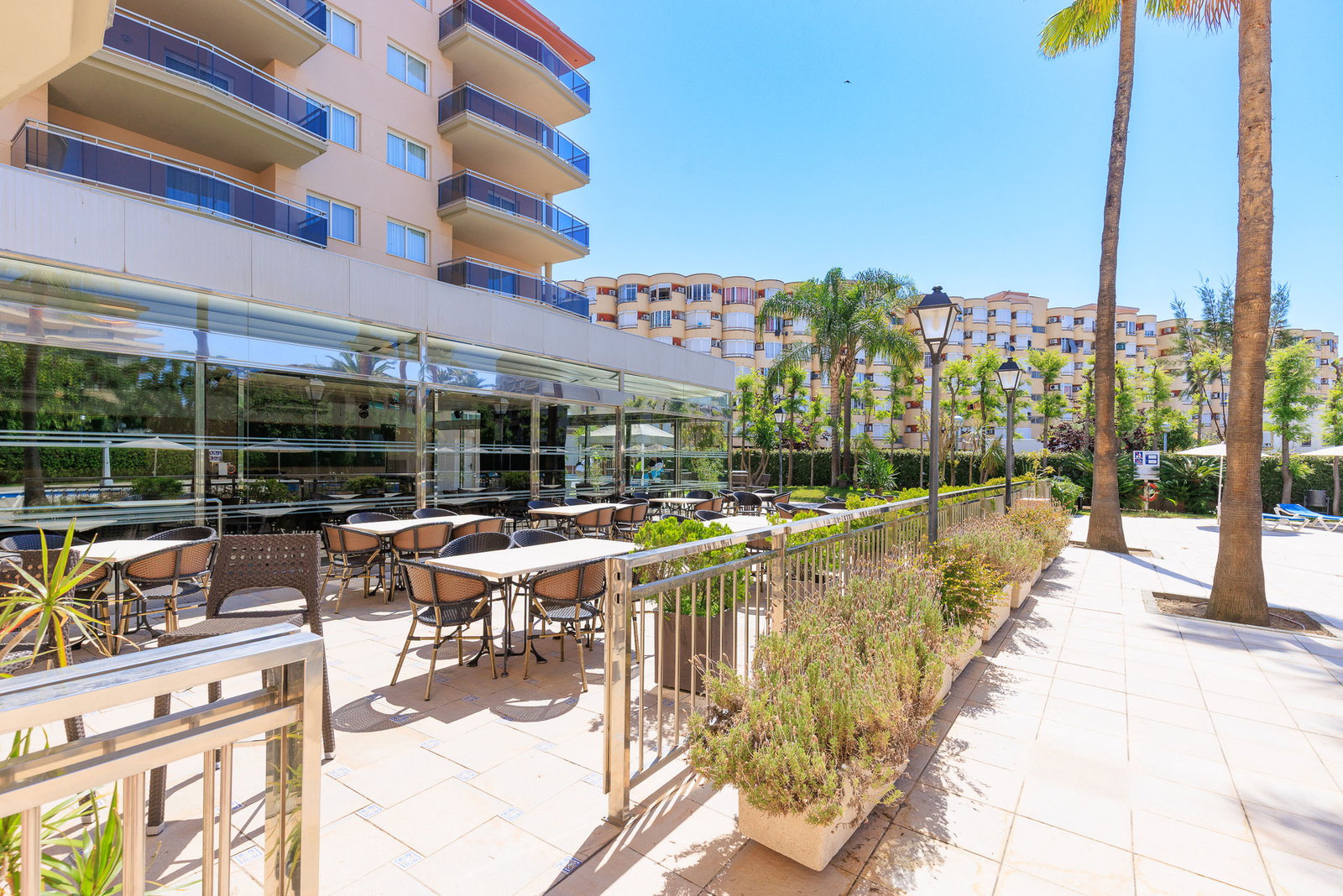 Rentalmar Pineda Suites
