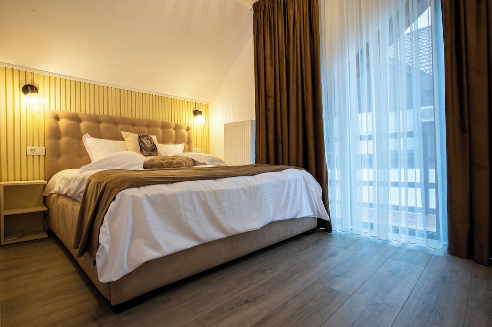 Good Mood Pool & Smart Rooms