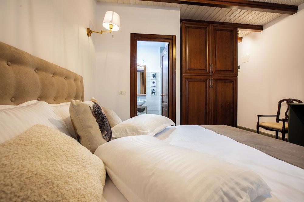 Good Mood Pool & Smart Rooms