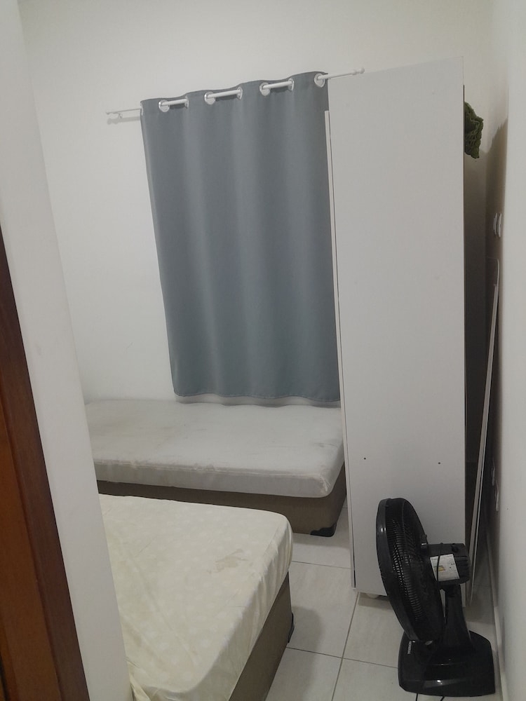 Hotel Sobrado Com 2 Suites A 400 Mts Do Mar