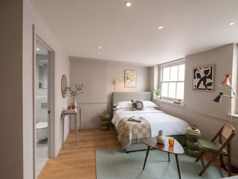 Furnival Street Townhouse By City2Stay