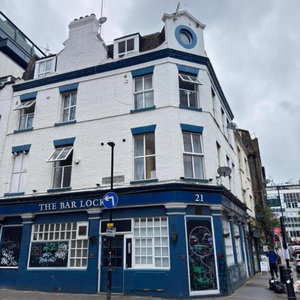 Sejur Oyo The Bar Lock 21 vacanta Limehouse
