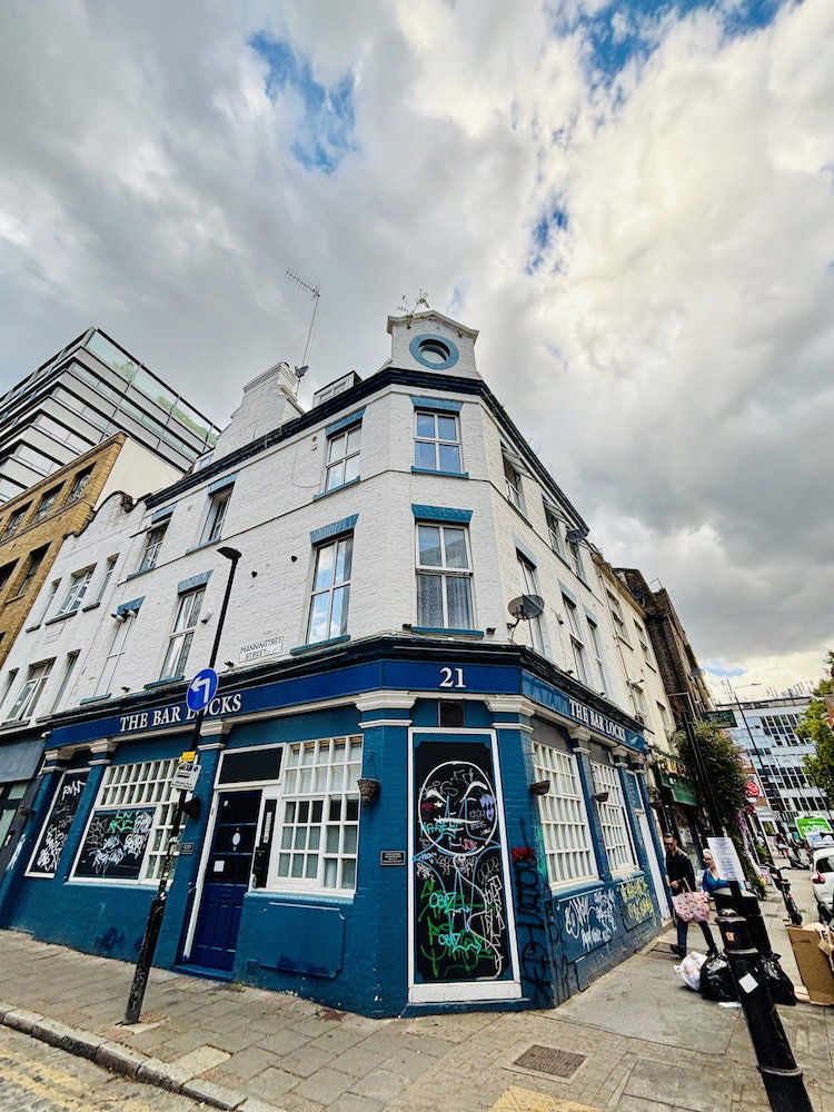 Oyo The Bar Lock 21