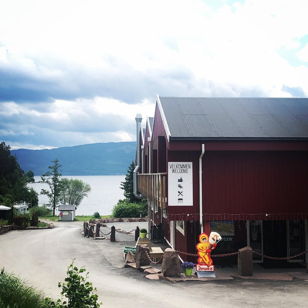 Hotel Utvika Gård & Camping