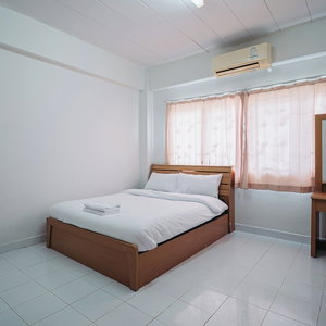 Hotel Kid-De House Bangsaen cazare Saen Suk