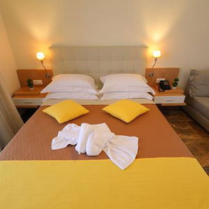 Hotel Artemis Plaza (Loutra, Kassandra) cazare Loutra