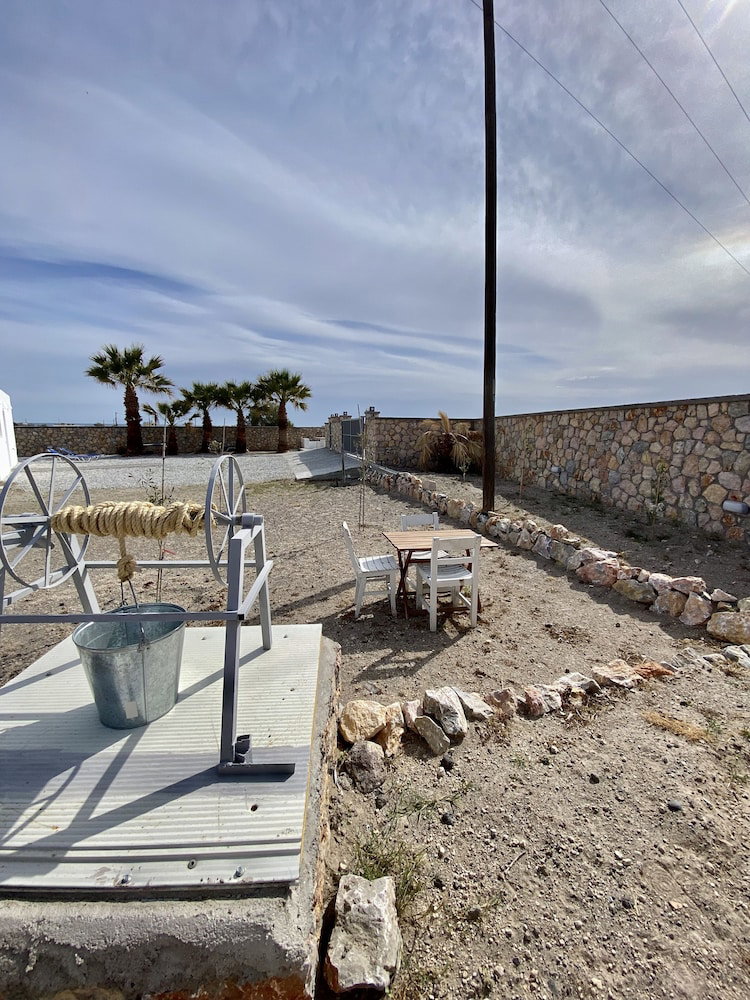 Sea Sound Villa At Perivolos Santorini