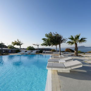 Sejur Maison Des Lys Luxury Suites vacanta Santorini