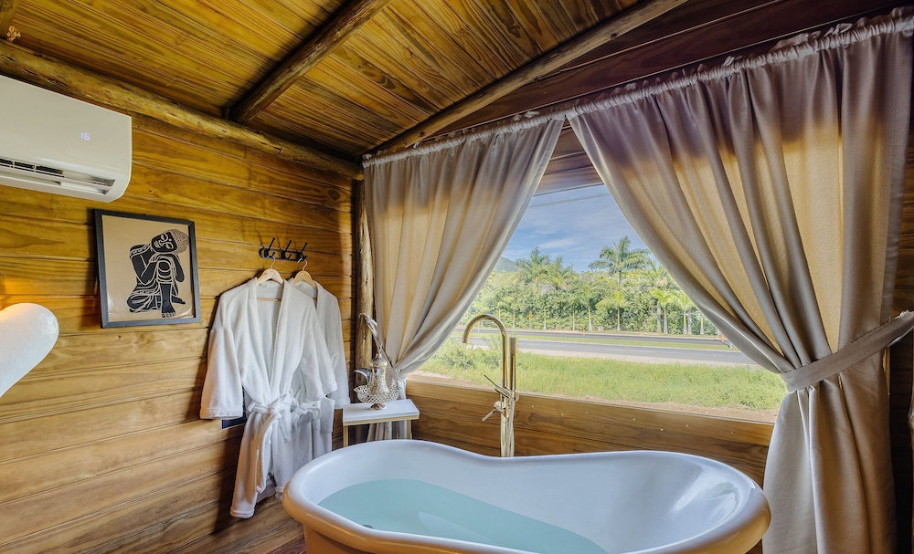 Hotel Cabin In Front Of Beto Carrero W/Bathtub Trs0004