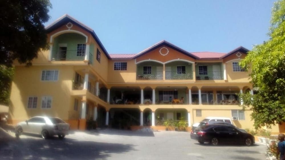 Hotel Palm Bay Guest House & Rest