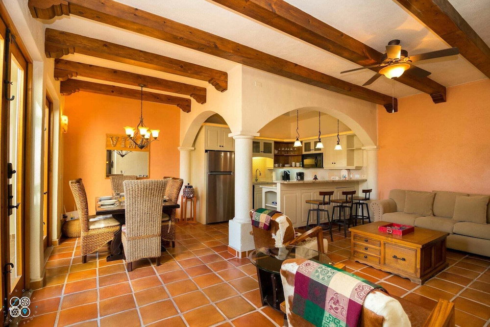 Hotel Pleasant Home Close To Community Pool And Wine Bar