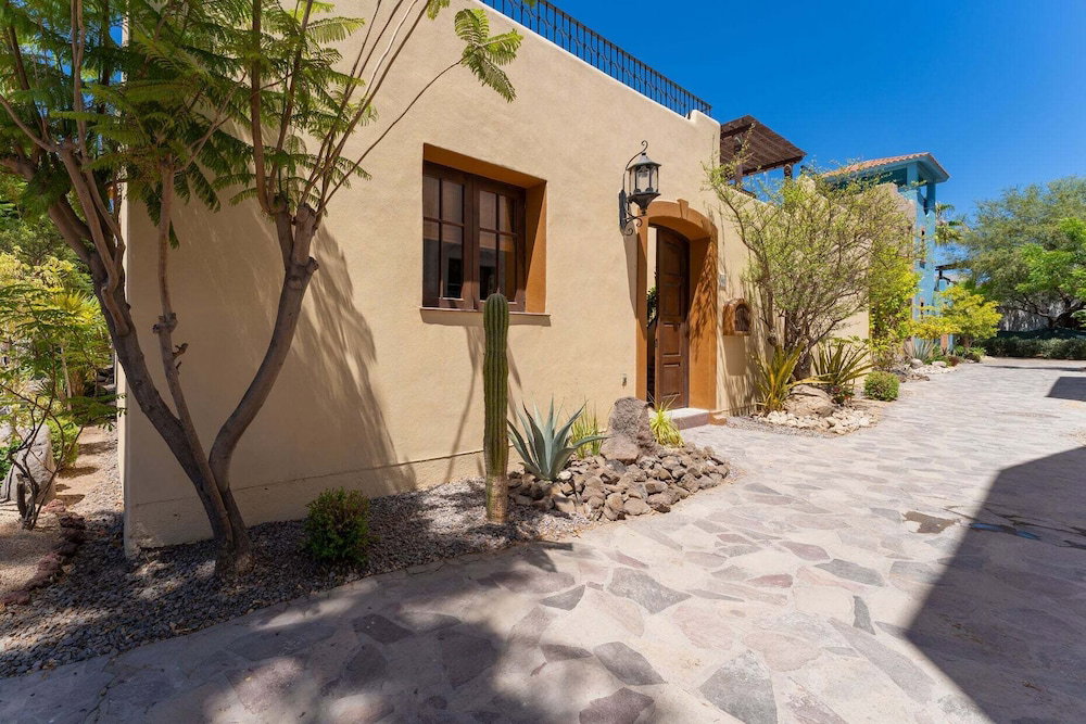 Hotel Relaxing Home Steps Away From The Community Pool In Loreto Bay