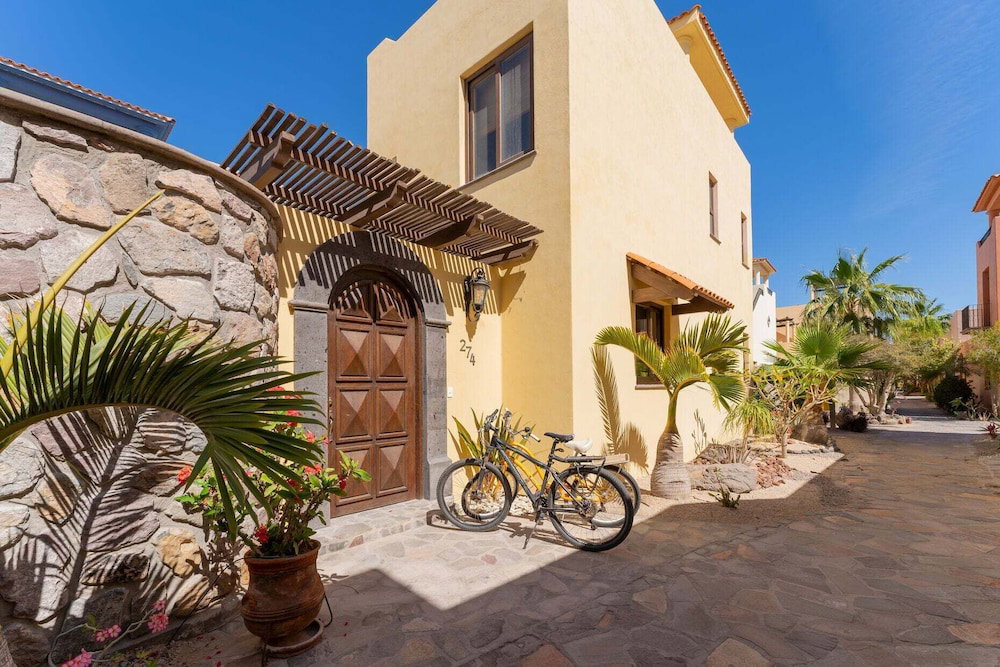 Hotel Home With Stunning Ocean View And Breathtaking Sights Of The Sierra La Giganta