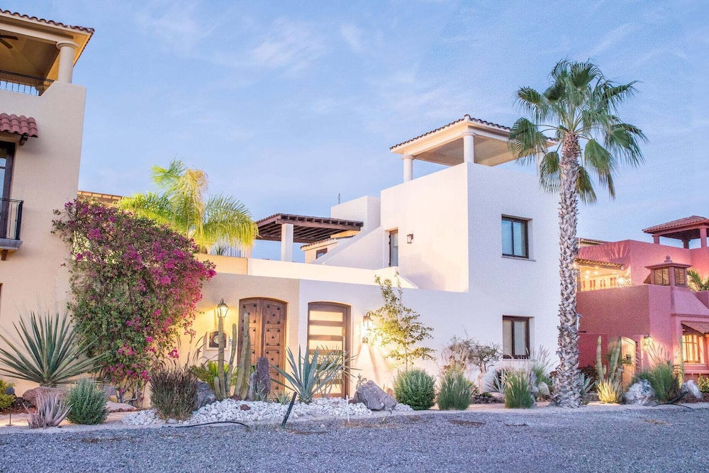 Hotel Casa Del Gallo-Home In Loreto Bay- Baja Reimagined! Steps From Community Pool
