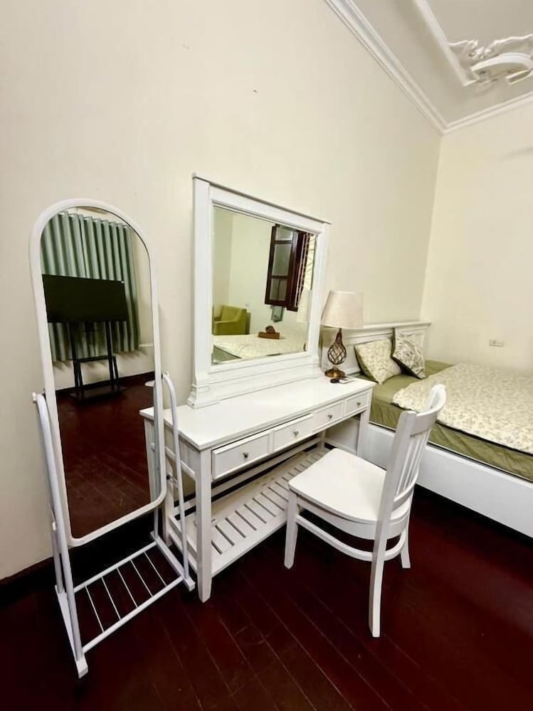 Lushstay Hanoi Train Street Central