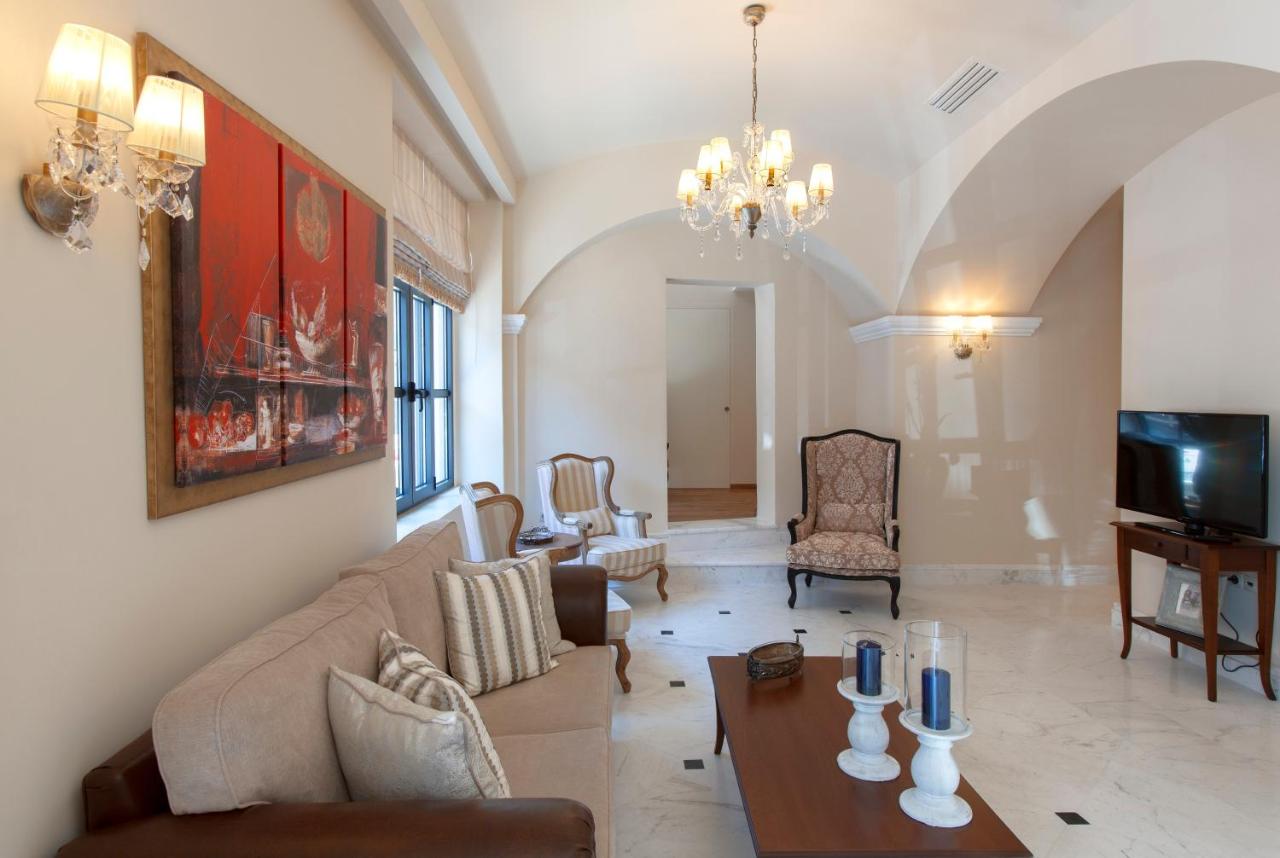 dal travel Ionia Suites