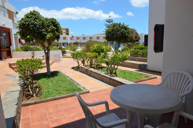 Las Brisas Bungalows