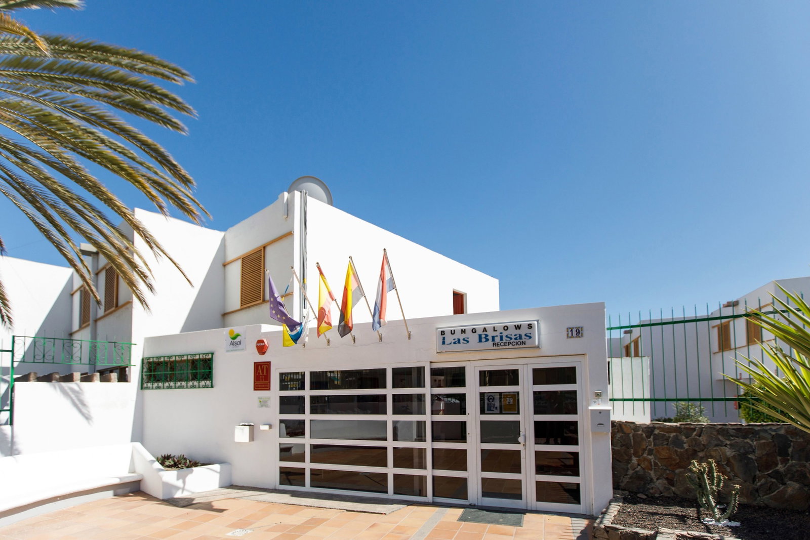 Las Brisas Bungalows